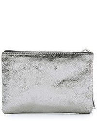 Серебряный кожаный клатч от Monserat De Lucca
