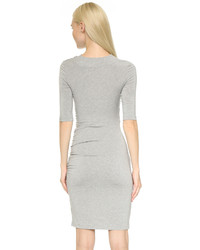 Серое облегающее платье от Carven