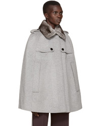 Серое пальто-накидка от Burberry
