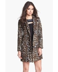 Серое пальто с леопардовым принтом