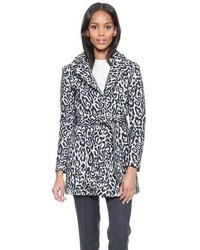 Женское серое пальто с леопардовым принтом