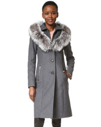 Женское серое пальто от Mackage