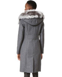 Женское серое пальто от Mackage