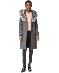 Женское серое пальто от Mackage