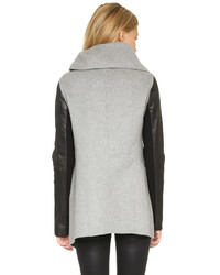 Женское серое пальто от Mackage