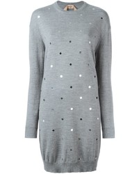 Серое платье-свитер с украшением
