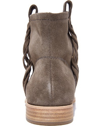 Серые ботильоны от Soludos