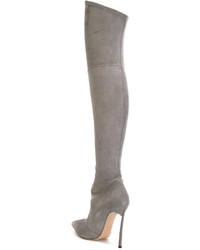 Серые ботфорты от Casadei