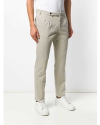 Серые брюки чинос от Berwich