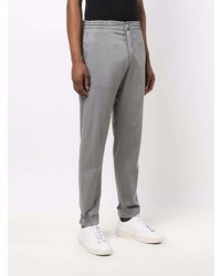 Серые брюки чинос от Kiton