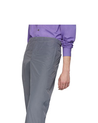 Серые брюки чинос от Prada