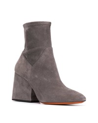 Серые замшевые ботильоны от Santoni