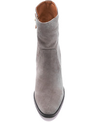 Серые замшевые ботильоны от Matiko
