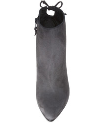 Серые замшевые ботильоны от Stuart Weitzman