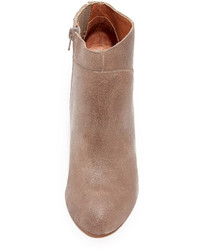 Серые замшевые ботильоны от Jeffrey Campbell