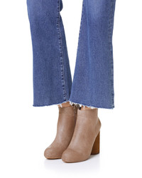 Серые замшевые ботильоны от Jeffrey Campbell