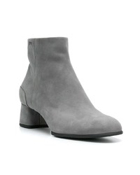 Серые замшевые ботильоны от Camper