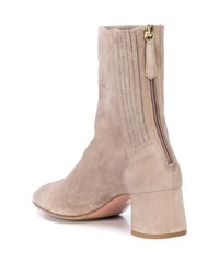 Серые замшевые ботильоны от Aquazzura