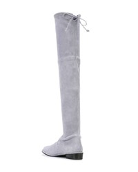 Серые замшевые ботфорты от Stuart Weitzman