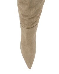 Серые замшевые ботфорты от Yeezy