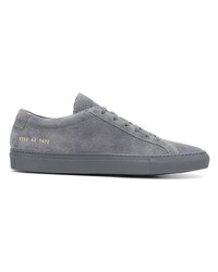 Мужские серые замшевые низкие кеды от Common Projects