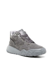 Мужские серые замшевые низкие кеды от Alexander McQueen