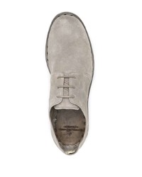 Серые замшевые туфли дерби от Officine Creative