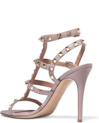 Женские серые кожаные босоножки с украшением от Valentino