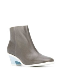 Серые кожаные ботильоны от Camper