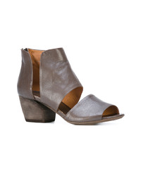 Серые кожаные ботильоны от Officine Creative