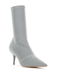 Серые кожаные ботильоны от Yeezy