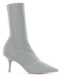 Серые кожаные ботильоны от Yeezy