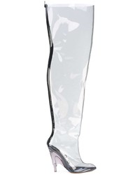 Серые кожаные ботфорты от Yeezy