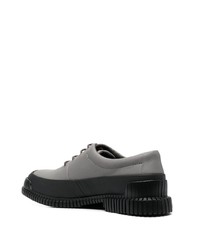 Серые кожаные оксфорды от Camper