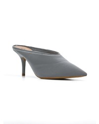 Серые кожаные сабо от Yeezy