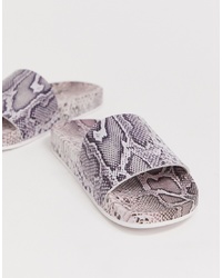 Серые кожаные сандалии на плоской подошве со змеиным рисунком от ASOS DESIGN