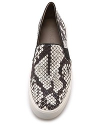 Женские серые кожаные слипоны со змеиным рисунком от Vince