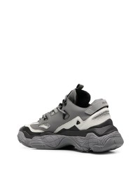 Мужские серые кроссовки от BOSS