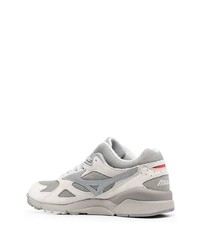 Мужские серые кроссовки от Mizuno