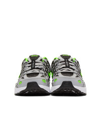 Женские серые кроссовки от Nike