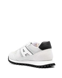 Мужские серые кроссовки от Axel Arigato