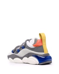 Мужские серые кроссовки от Moschino