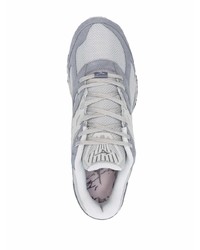 Мужские серые кроссовки от Mizuno