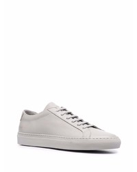 Мужские серые низкие кеды от Common Projects