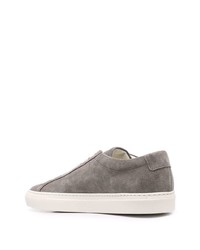 Мужские серые низкие кеды от Common Projects