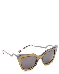 Женские серые солнцезащитные очки от Fendi