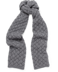 Мужской серый вязаный шарф от Bottega Veneta