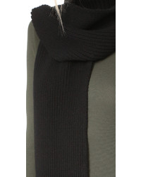 Женский серый вязаный шарф от Acne Studios