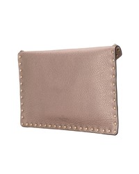 Серый кожаный клатч с шипами от Valentino