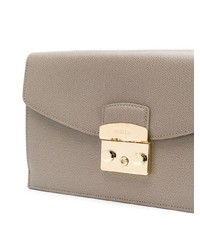 Серый кожаный клатч от Furla
